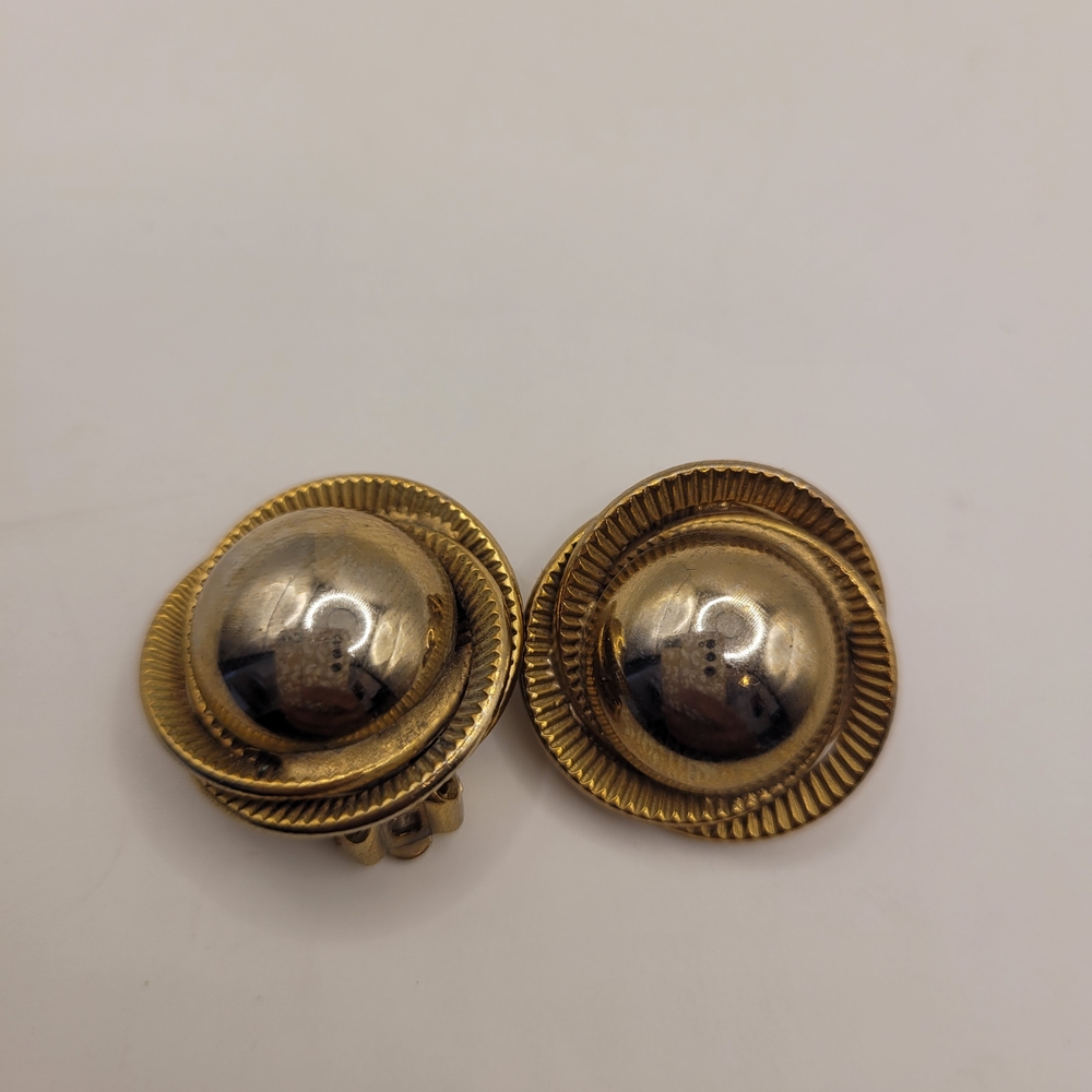Gold Tone Vintage Clip On Earrings